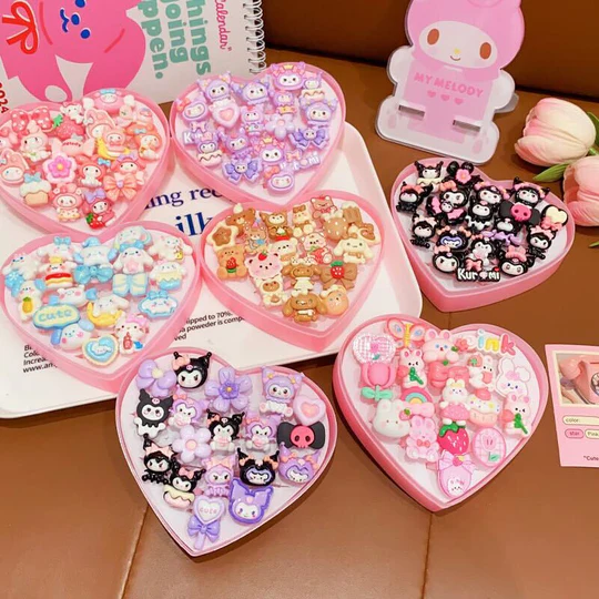 Heart box of accessories