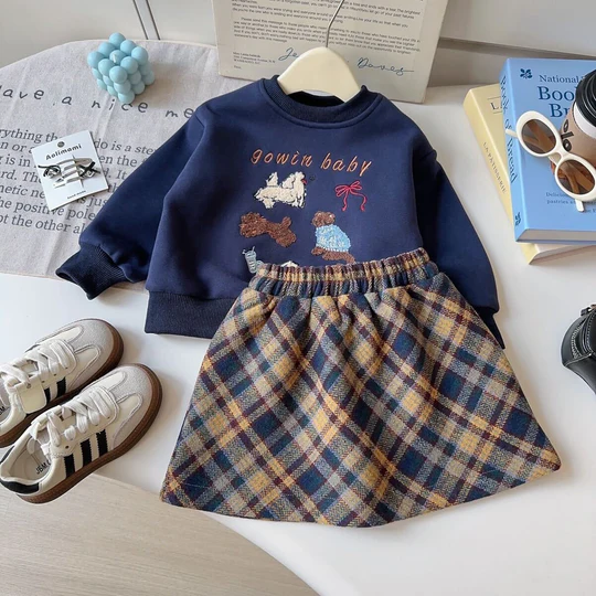 Sweatshirt and skirt set
